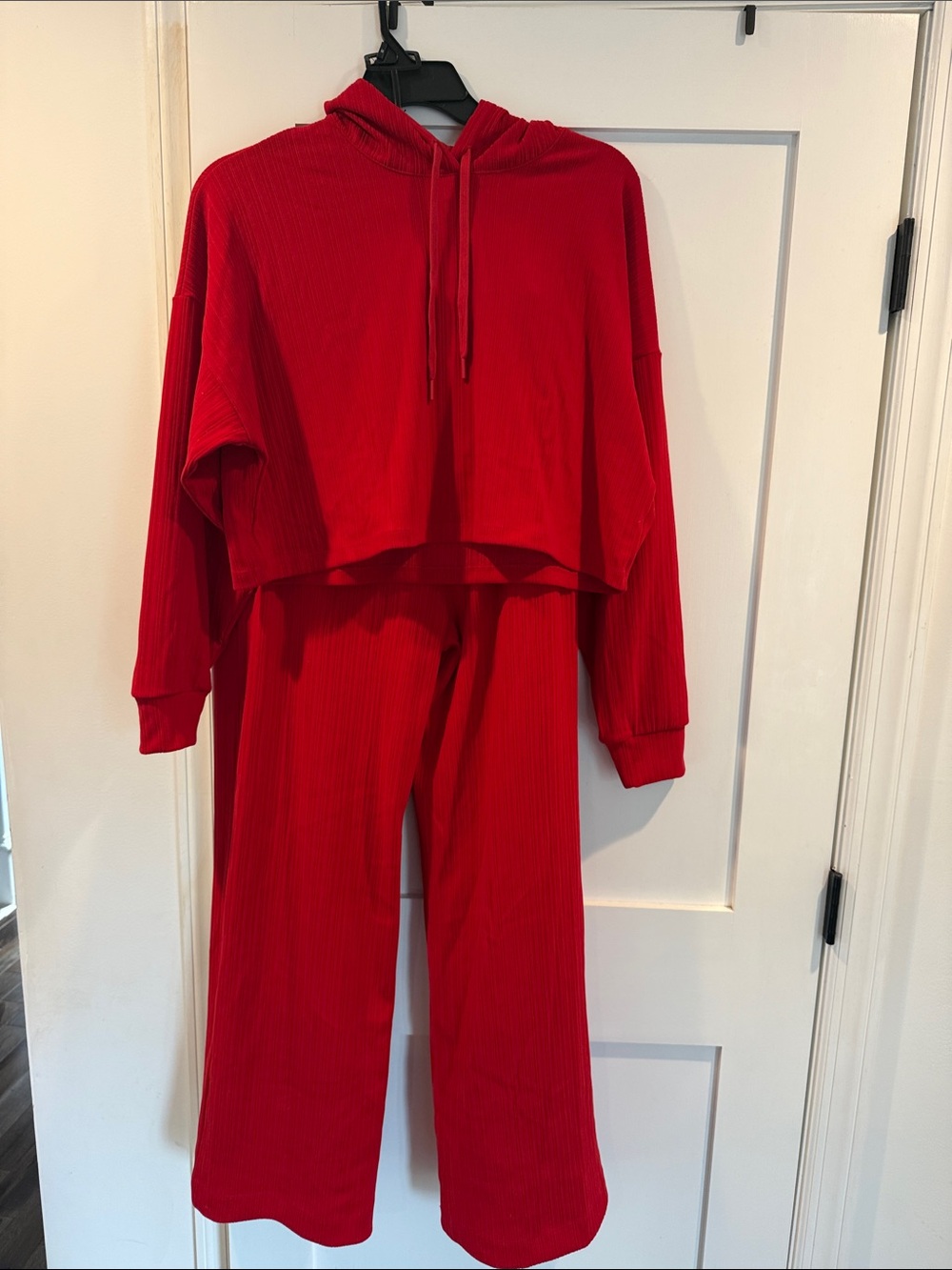 Beyond Yoga Breathe Easy Ribbed Red Hoodie & Wide-Leg Pants Set